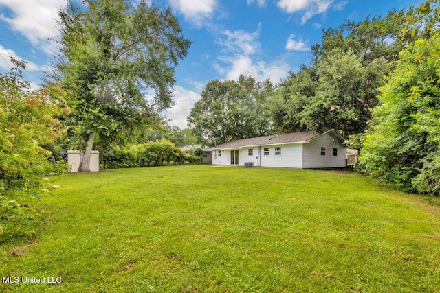 6544 Columbus Cir, Ocean Springs, MS 39564 - view of grassy yard