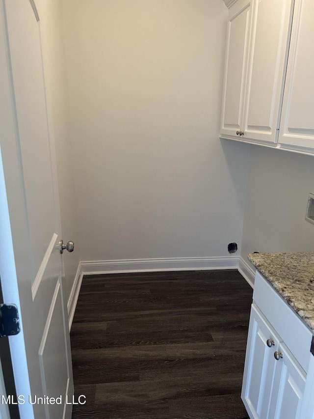 519 Morning Glory Cv, Madison, MS 39110 - laundry room featuring baseboards, dark wood finished floors, cabinet space, and washer hookup