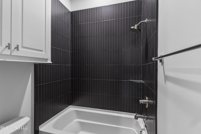 231 Oakside Trl, Madison, MS 39110 - full bathroom featuring toilet and shower / bathtub combination