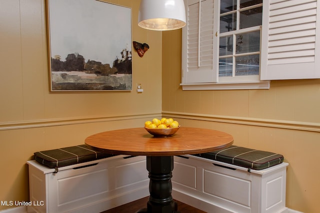 unfurnished dining area featuring breakfast area