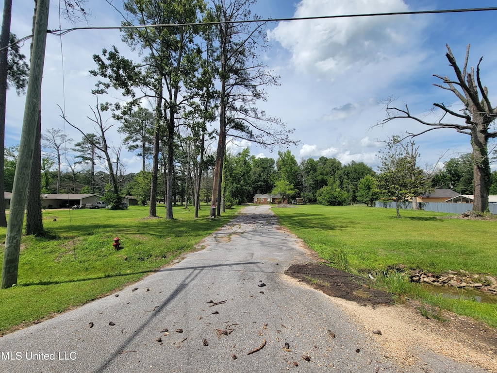 1505 E 3rd St, Forest, MS 39074
