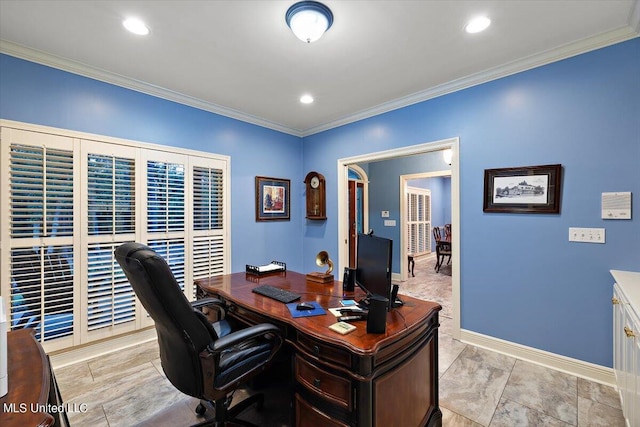 office area with baseboards, crown molding, and recessed lighting