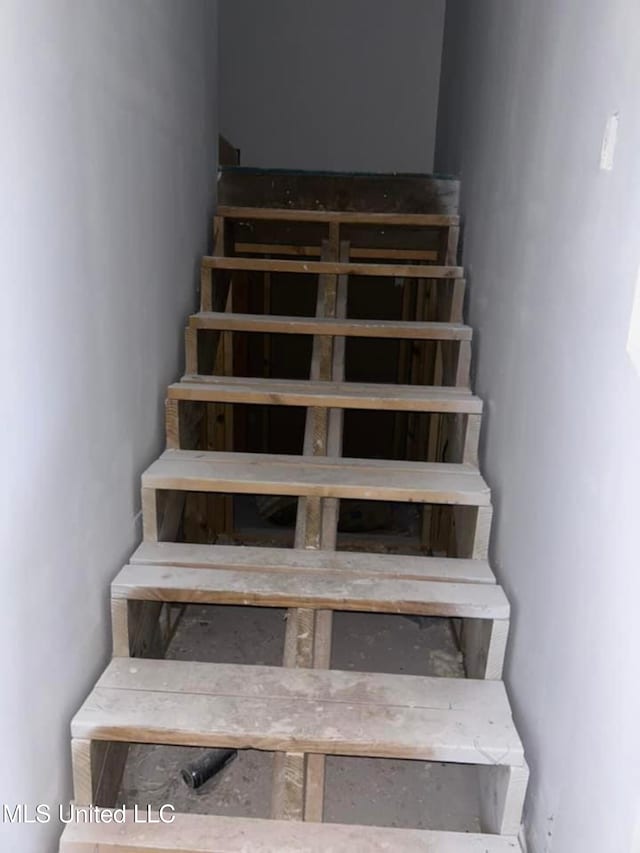 13146 Carrolton St, Biloxi, MS 39532 - view of stairway