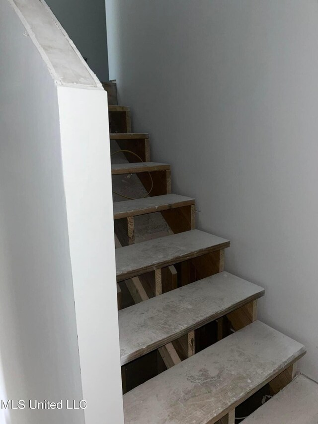 13146 Carrolton St, Biloxi, MS 39532 - view of staircase