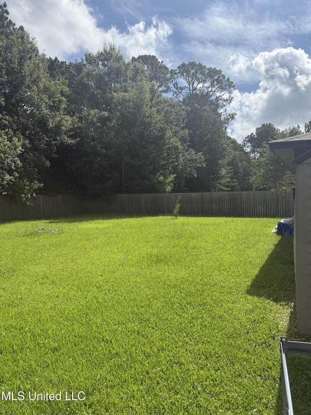 15512 Anderson Dr, Biloxi, MS 39532 - view of yard
