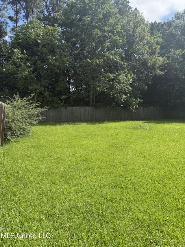 15512 Anderson Dr, Biloxi, MS 39532 - view of yard