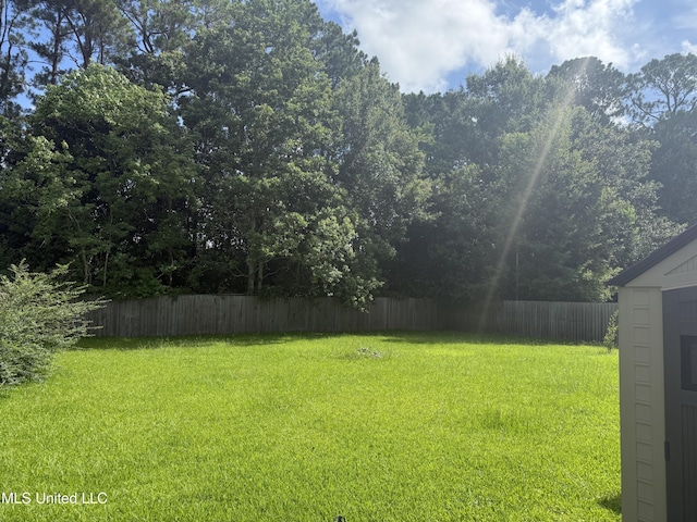 15512 Anderson Dr, Biloxi, MS 39532 - view of yard