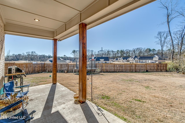 view of yard featuring a patio