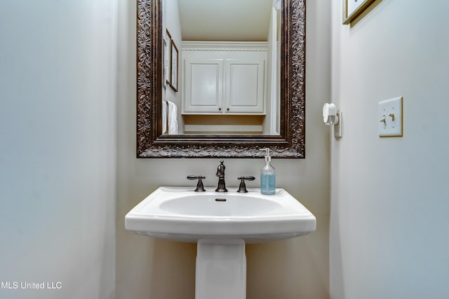 521 Heyward Ln, Madison, MS 39110 - bathroom with a sink