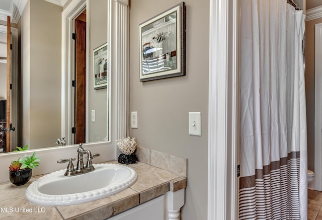 521 Heyward Ln, Madison, MS 39110 - full bath featuring vanity, toilet, ornamental molding, and a shower with shower curtain