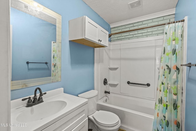 full bathroom with toilet, vanity, a textured ceiling, and shower / tub combo with curtain