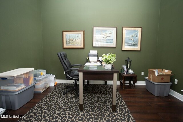 4 Mitchell Cv, Carriere, MS 39426 - office space featuring wood finished floors and baseboards