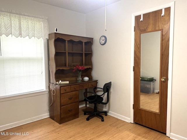 25 Cloverdale Rd, Natchez, MS 39120 - office space with light wood finished floors and baseboards
