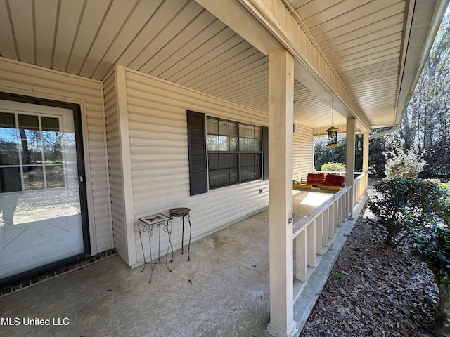 view of patio / terrace with covered porch