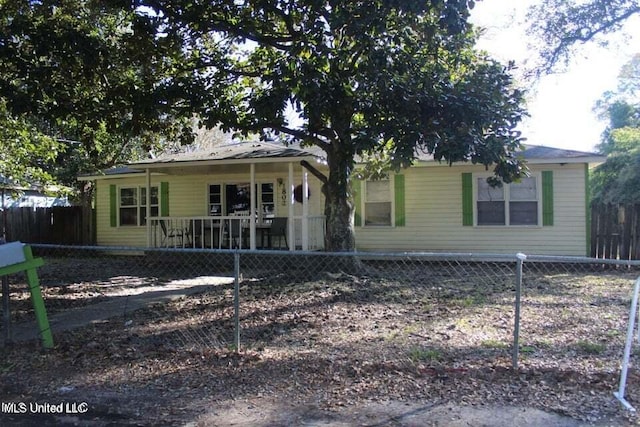 view of front of property