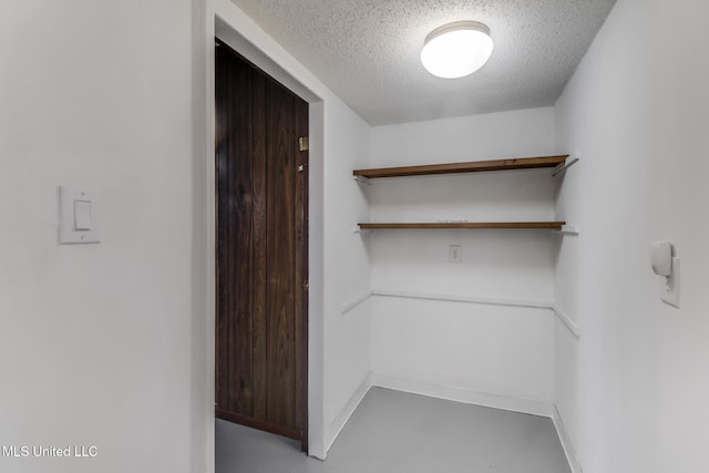 2610 Demaret Dr, Gulfport, MS 39507 - view of walk in closet