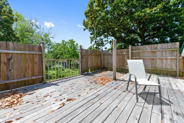 3902 Pascagoula St, Pascagoula, MS 39567 - view of wooden deck