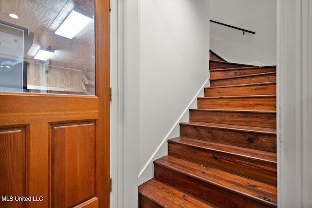 2003 Canterbury Pl W, Brandon, MS 39042 - stairs featuring recessed lighting