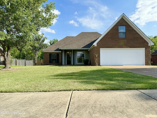 view of front facade featuring a front yard