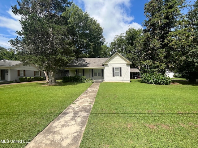 409 Coleman St, Como, MS 38619 - ranch-style home featuring a front yard