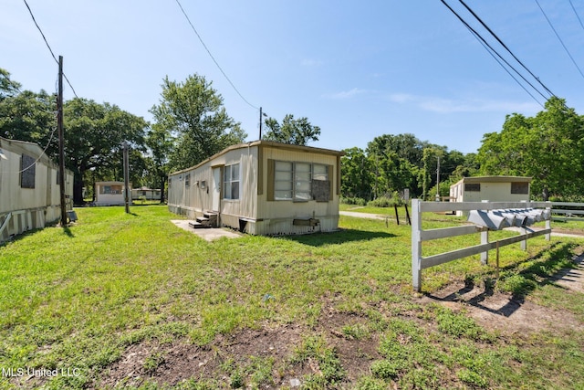 2301 16th Ave, Gulfport, MS 39501 - view of yard featuring entry steps and an outbuilding