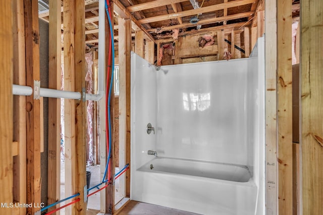 839 Herrin Dr, Picayune, MS 39466 - full bath with washtub / shower combination