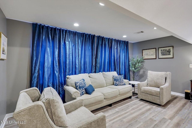 363 Lake Harbor Rd, Brandon, MS 39047 - living room featuring wood finished floors, recessed lighting, and baseboards