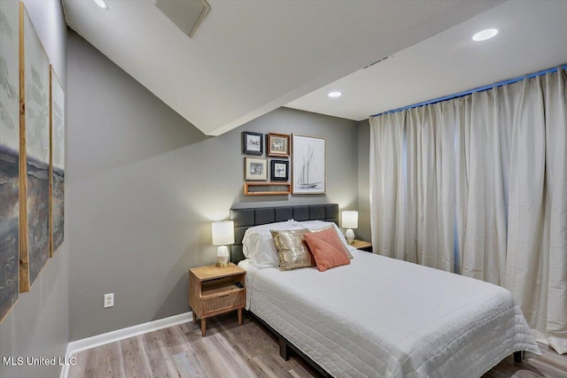 363 Lake Harbor Rd, Brandon, MS 39047 - bedroom featuring wood finished floors, recessed lighting, and baseboards