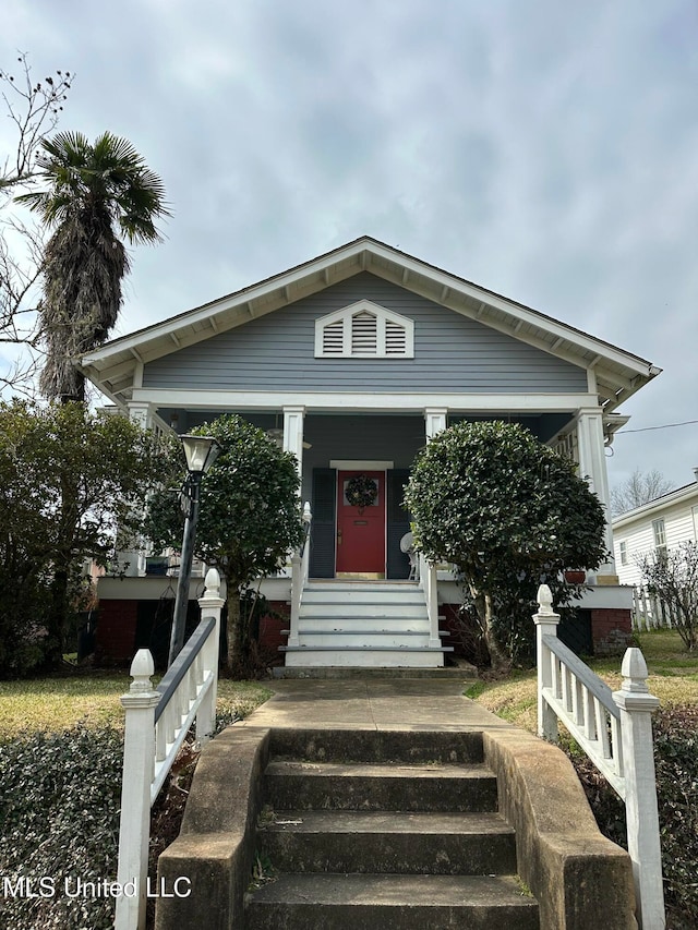 view of front facade with covered porch