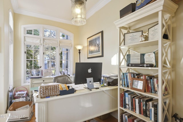 600 N Beach Blvd, Bay Saint Louis, MS 39520 - office space with ornamental molding
