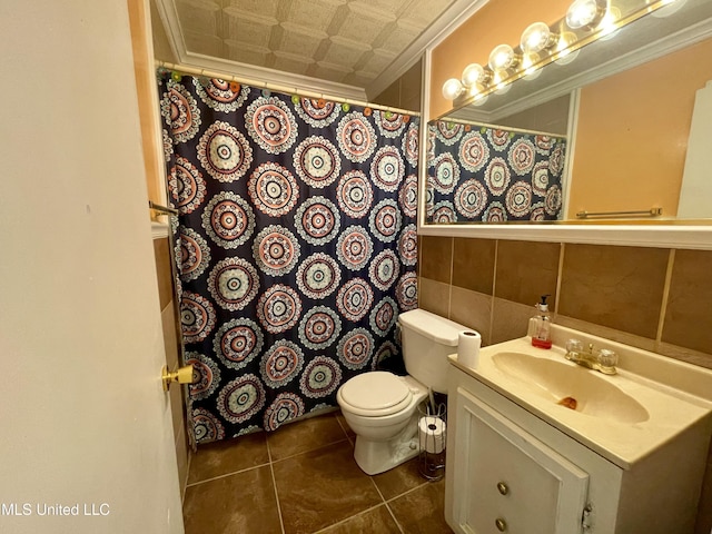 1103 N Yale St, Cleveland, MS 38732 - bathroom featuring vanity, toilet, tile patterned floors, a shower with curtain, and an ornate ceiling