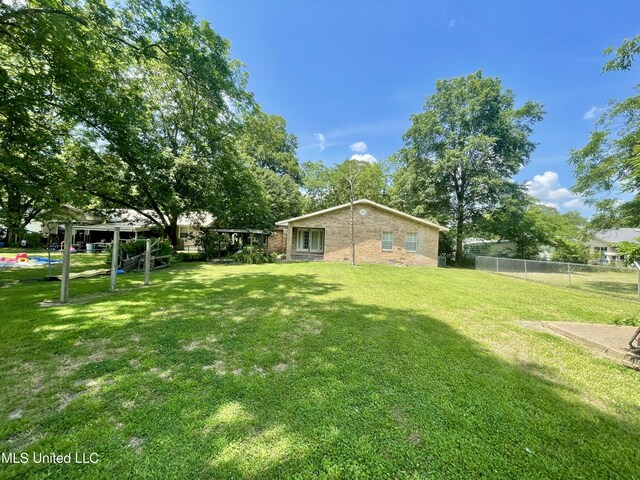1103 N Yale St, Cleveland, MS 38732 - view of yard
