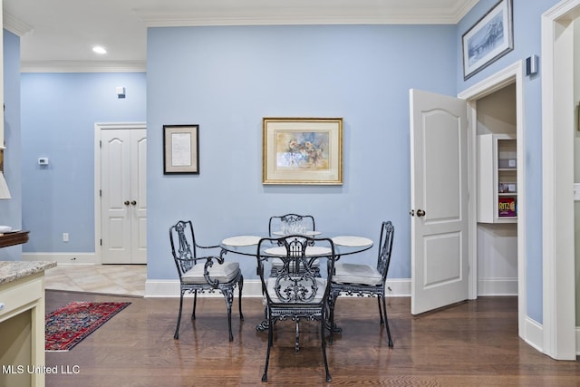 150 Harper St, Ridgeland, MS 39157 - dining space with ornamental molding, baseboards, wood finished floors, and recessed lighting
