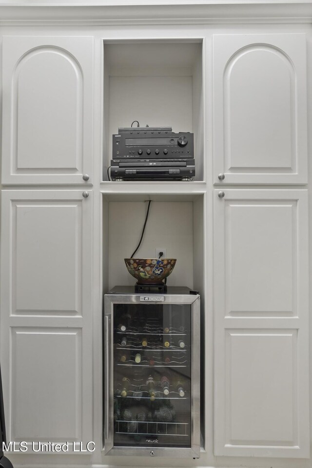 150 Harper St, Ridgeland, MS 39157 - detailed view of wine cooler