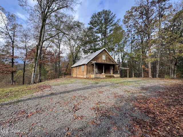 46 Stirling Rd, Natchez, MS 39120 - view of front of home with a porch