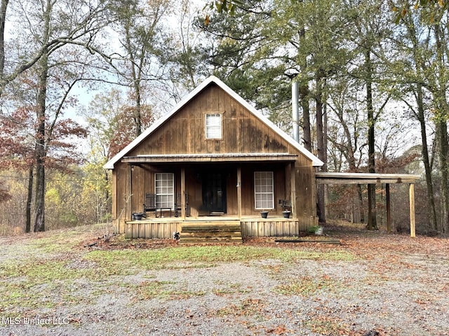 46 Stirling Rd, Natchez, MS 39120 - view of front of home featuring covered porch