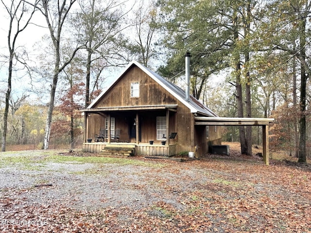 46 Stirling Rd, Natchez, MS 39120 - view of front of home with covered porch