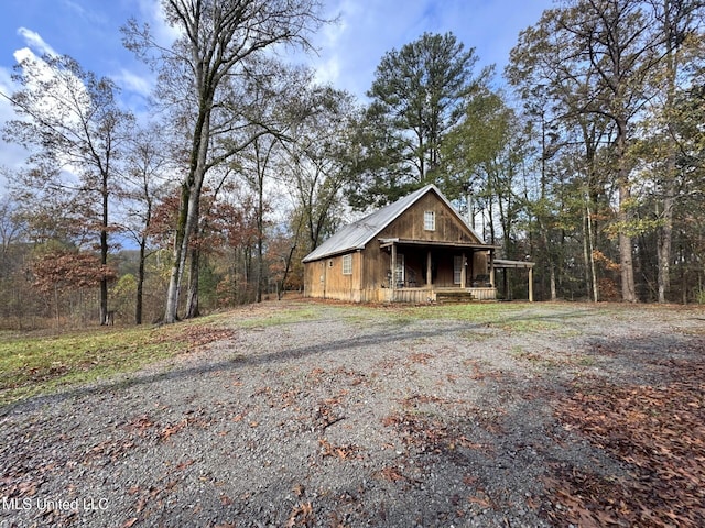 46 Stirling Rd, Natchez, MS 39120 - view of front of property with a porch