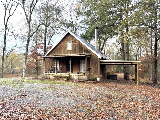 46 Stirling Rd, Natchez, MS 39120 - view of front of property with a porch