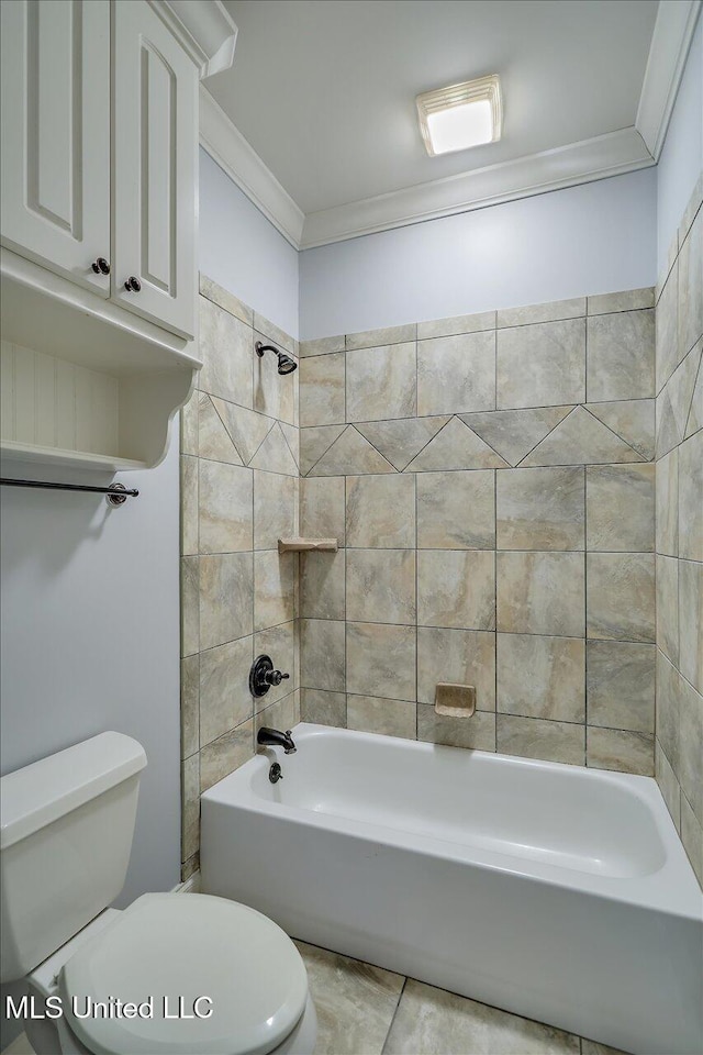 306 Canebreak Cv, Madison, MS 39110 - bathroom with toilet, crown molding, and washtub / shower combination