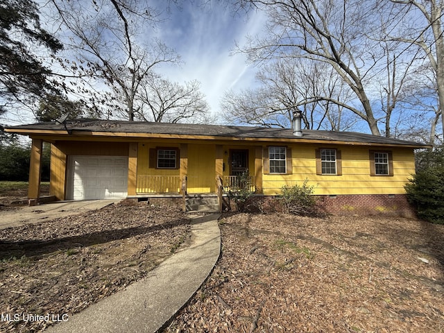 214 Melbourne Rd, Jackson, MS 39206 - single story home with crawl space, a garage, and driveway