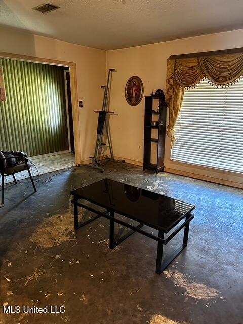 4668 Norway Dr, Jackson, MS 39206 - view of living area