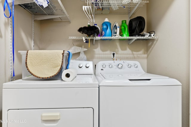 14174 Spruce Ct, Gulfport, MS 39503 - laundry area with washer and dryer