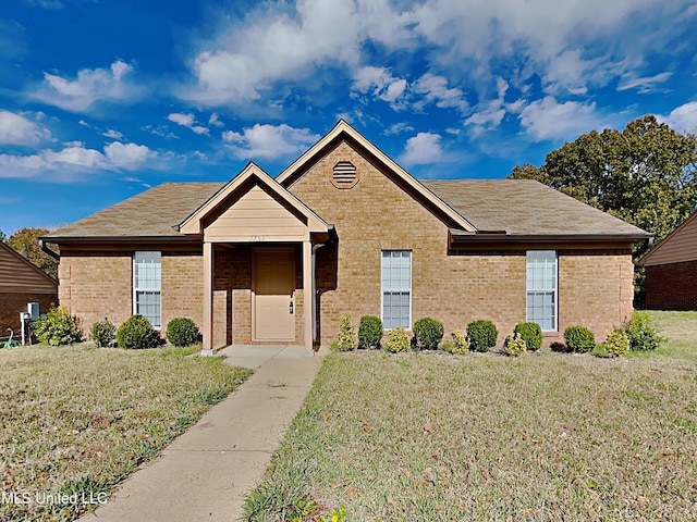 1764 Dorchester Dr, Southaven, MS 38671 - ranch-style home featuring a front lawn and brick siding