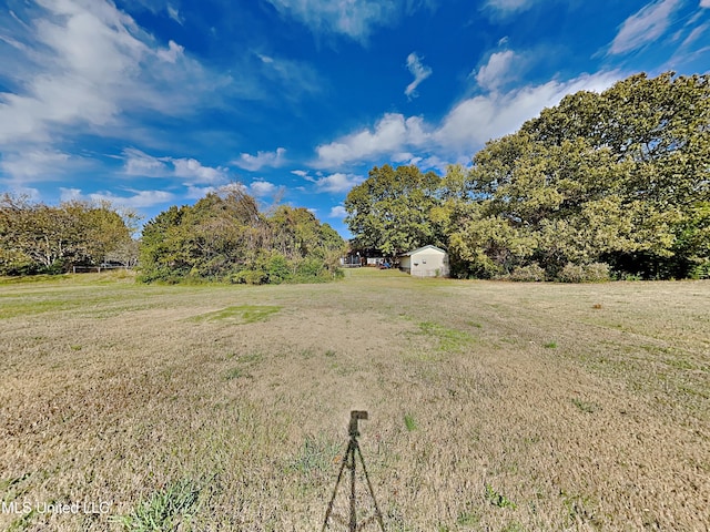 1764 Dorchester Dr, Southaven, MS 38671 - view of grassy yard