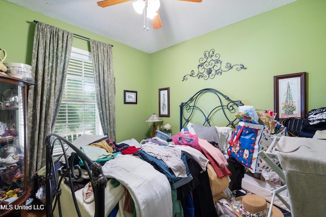 1825 Brookhaven Dr, Southaven, MS 38671 - bedroom with ceiling fan