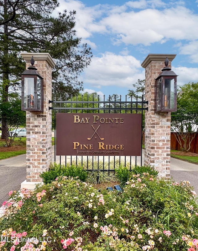 3099 E Fairway Dr, Brandon, MS 39047 - community sign with fence