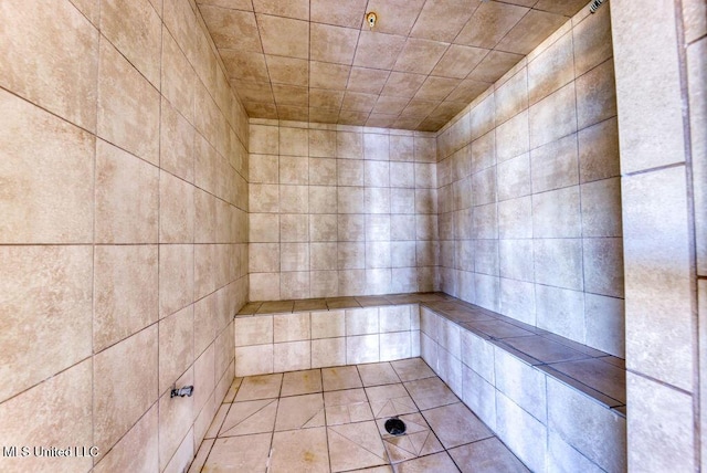 1200 Beach Dr Unit 806, Gulfport, MS 39507 - view of full bathroom