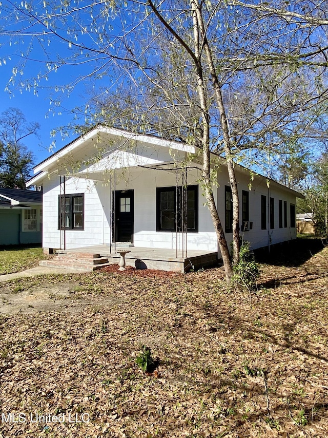 view of front of property