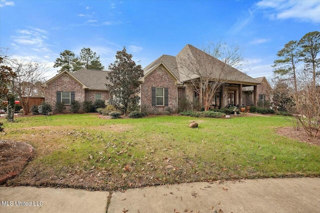 view of front of house featuring a front yard